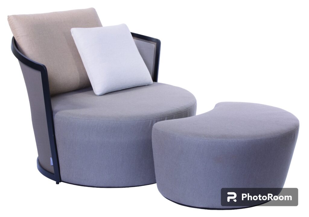 Sillón y Taburete Ventura